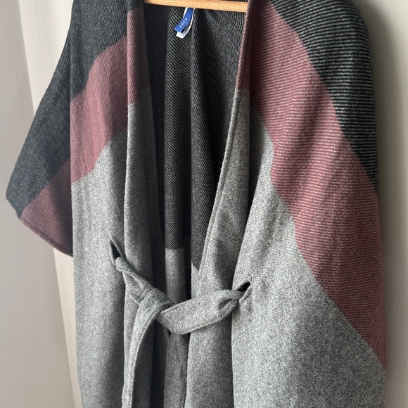 Apt 9 Oversized Colorblock Cozy Shawl Wrap Belted Poncho - Picture 6 of 7